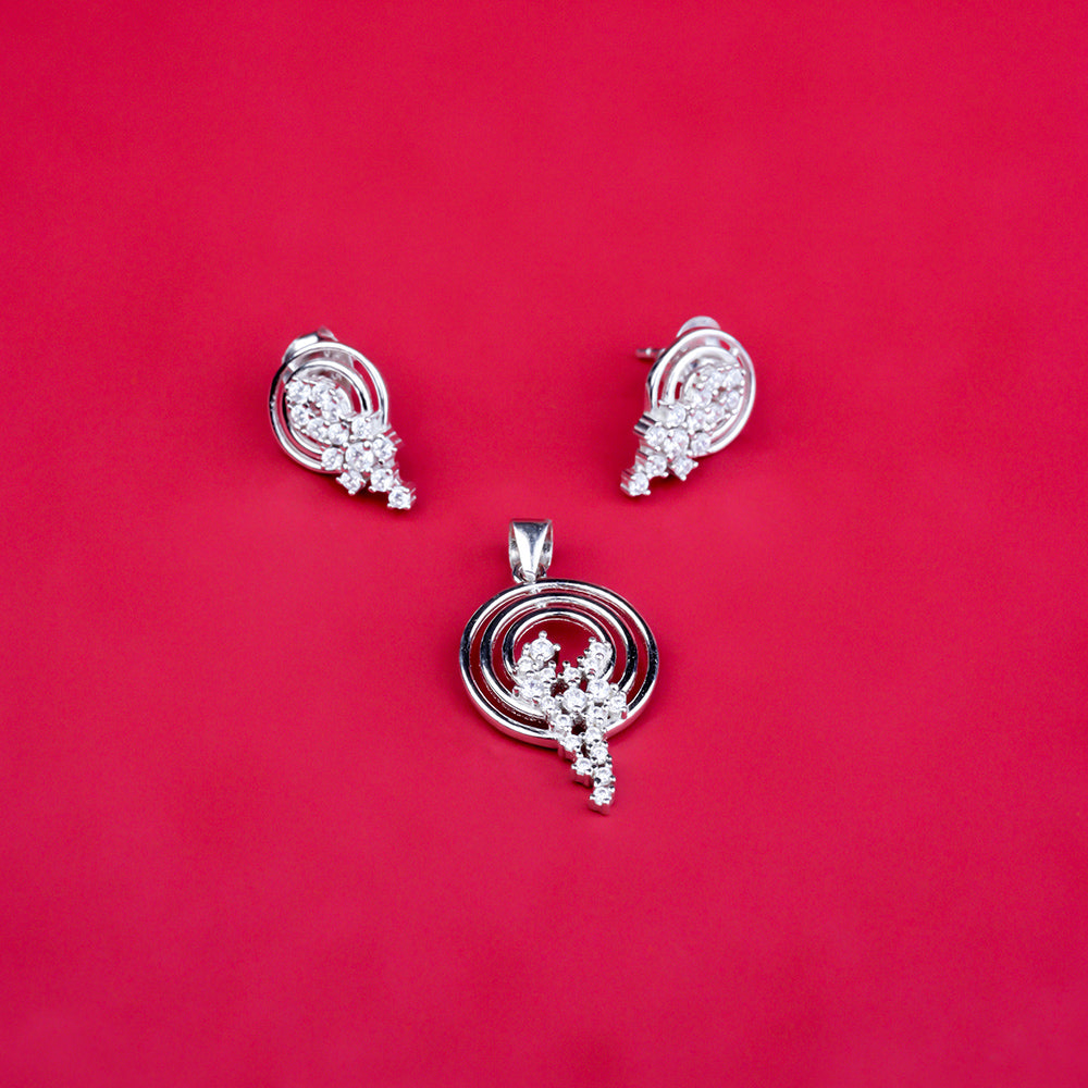 Uniq Fancy Rings Shape Pendle Butty